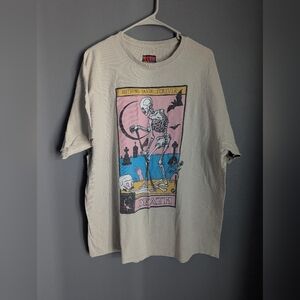 Teen hearts tan graphic tee size 2X 24x19 x30